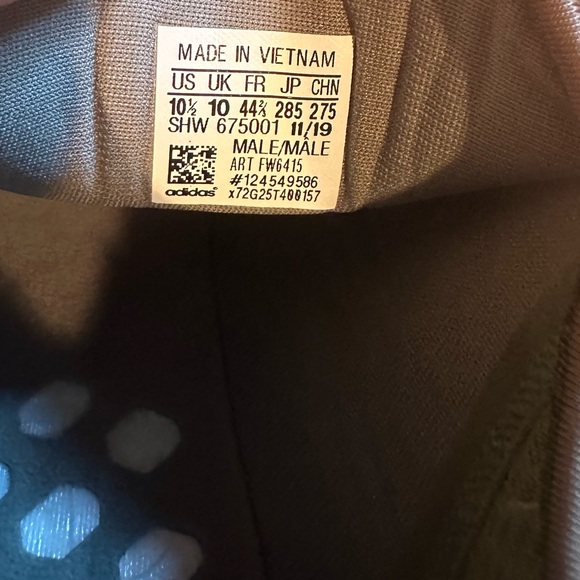 NWIB Adidas NMD_R1 Men's Classic Running Sneakers FW6415 size 10 1/2 - Picture 8 of 9